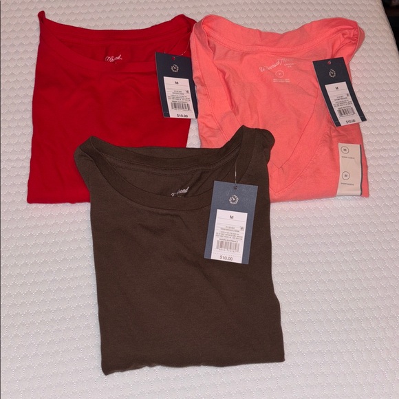 Bundle of Universal Thread Cotton T-Shirts - Picture 5 of 8